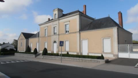 Couvreur Bécon-les-Granits